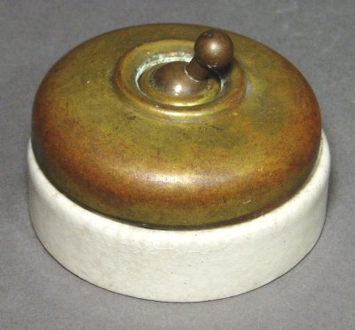 画像1: 1920-30's "Brass＆Porcelain" Toggle Switch