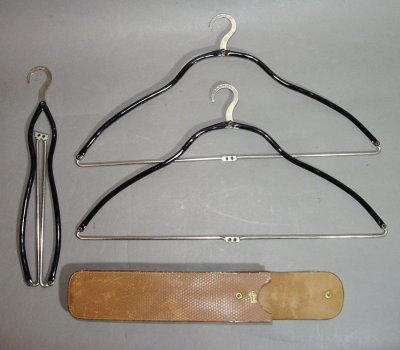 画像1: 1940's " Black Enameled Steel"  3-Shirts Hangers w/Leather Case