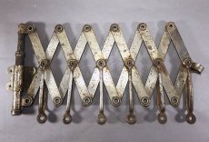 画像2: “RUSTY!!” 1920's "EXTENSION" Steel Garment Hanger Rack (2)