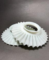 画像1: 【処分品】  Milk Glass "Petticoat" Shade (1)