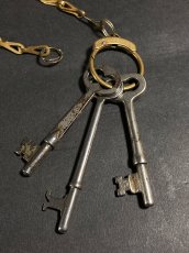 画像2: 1930-40's Brass Key Chain (2)