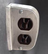 画像2: 1950-60's Surface Mount Aluminum Outlets  (2)