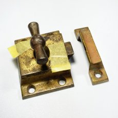 画像1: 【処分品】  1920-30's Brass Plated Cupboard Latch (1)