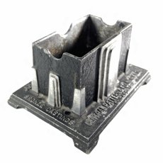 画像2: 1920-30's Art Deco ★SKYSCRAPER★  Cast Aluminum Ashtray (2)