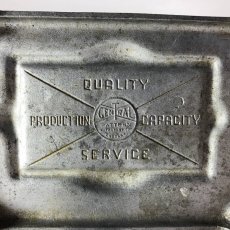 画像9: 1920-30's Art Deco ★SKYSCRAPER★  Cast Aluminum Ashtray (9)