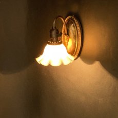 画像2: 1920's "Ruffle Shade" Oval Base Brass Sconce (2)