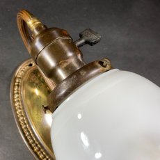 画像5: 1920's "Ruffle Shade" Oval Base Brass Sconce (5)