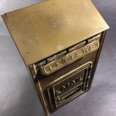 画像3: 1920-30's "CORBIN LOCK CO." Brass Wall Mount Mail Box (3)