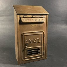 画像2: 1920-30's "CORBIN LOCK CO." Brass Wall Mount Mail Box (2)