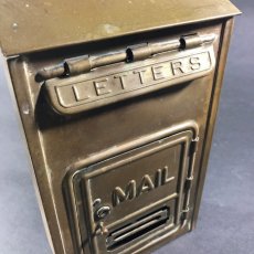 画像5: 1920-30's "CORBIN LOCK CO." Brass Wall Mount Mail Box (5)