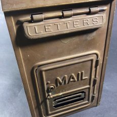 画像5: 1920-30's "CORBIN LOCK CO." Brass Wall Mount Mail Box (5)