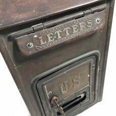 画像4: ★旧型★　 1910-20's "CORBIN LOCK CO."  Brass Wall Mount Mail Box (4)