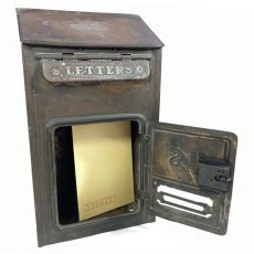 画像7: ★旧型★　 1910-20's "CORBIN LOCK CO."  Brass Wall Mount Mail Box (7)