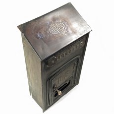 画像2: ★旧型★　 1910-20's "CORBIN LOCK CO."  Brass Wall Mount Mail Box (2)