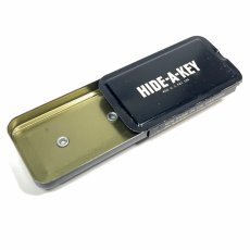 画像2: 1940's 【HIDE-A-KEY】 Spare Key Container w/ Bottom Magnet (2)