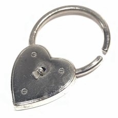 画像6:  1940's  ♡Heart Shaped♡ Advertising Key Ring  (6)