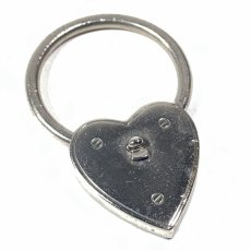 画像5:  1940's  ♡Heart Shaped♡ Advertising Key Ring  (5)