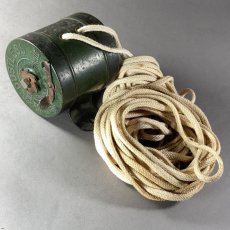 画像5: 1910-20's "DUSTLESS" Wood Handle Clothes-Line Reel (5)