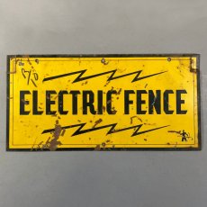 画像2: 1950's Rusty ⚡️ELECTRIC FENCE⚡️ Tin Sign (2)