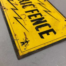 画像4: 1950's Rusty ⚡️ELECTRIC FENCE⚡️ Tin Sign (4)