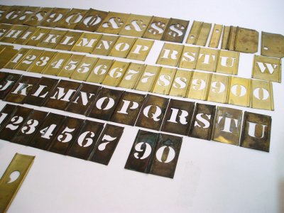 画像3: 【ほぼCOMPLETE - 112枚】1930-40's Brass Stencil Plate