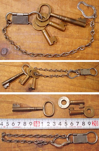 画像1: Early-1900's "Heavy Duty" Steel Key Chain w/Brass-Keys